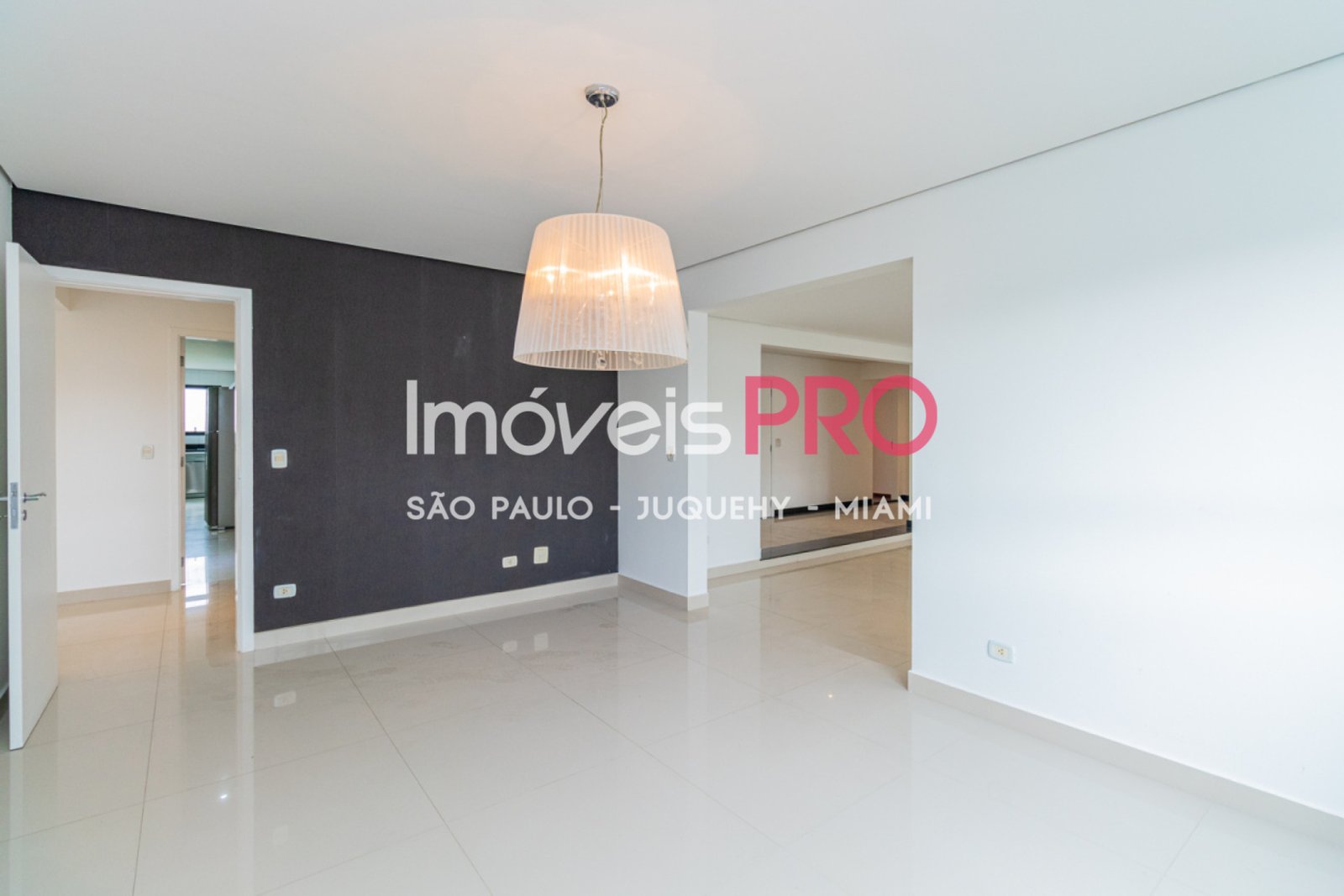 Foto :: IP40663