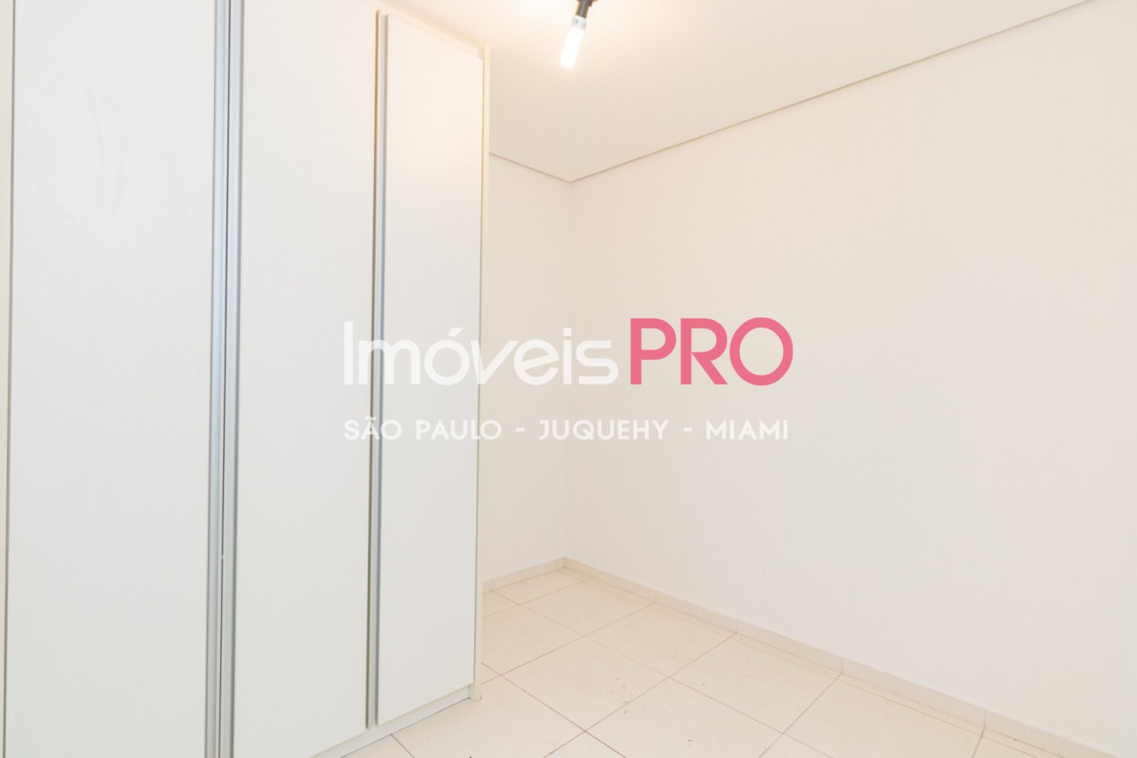 Foto :: IP40663