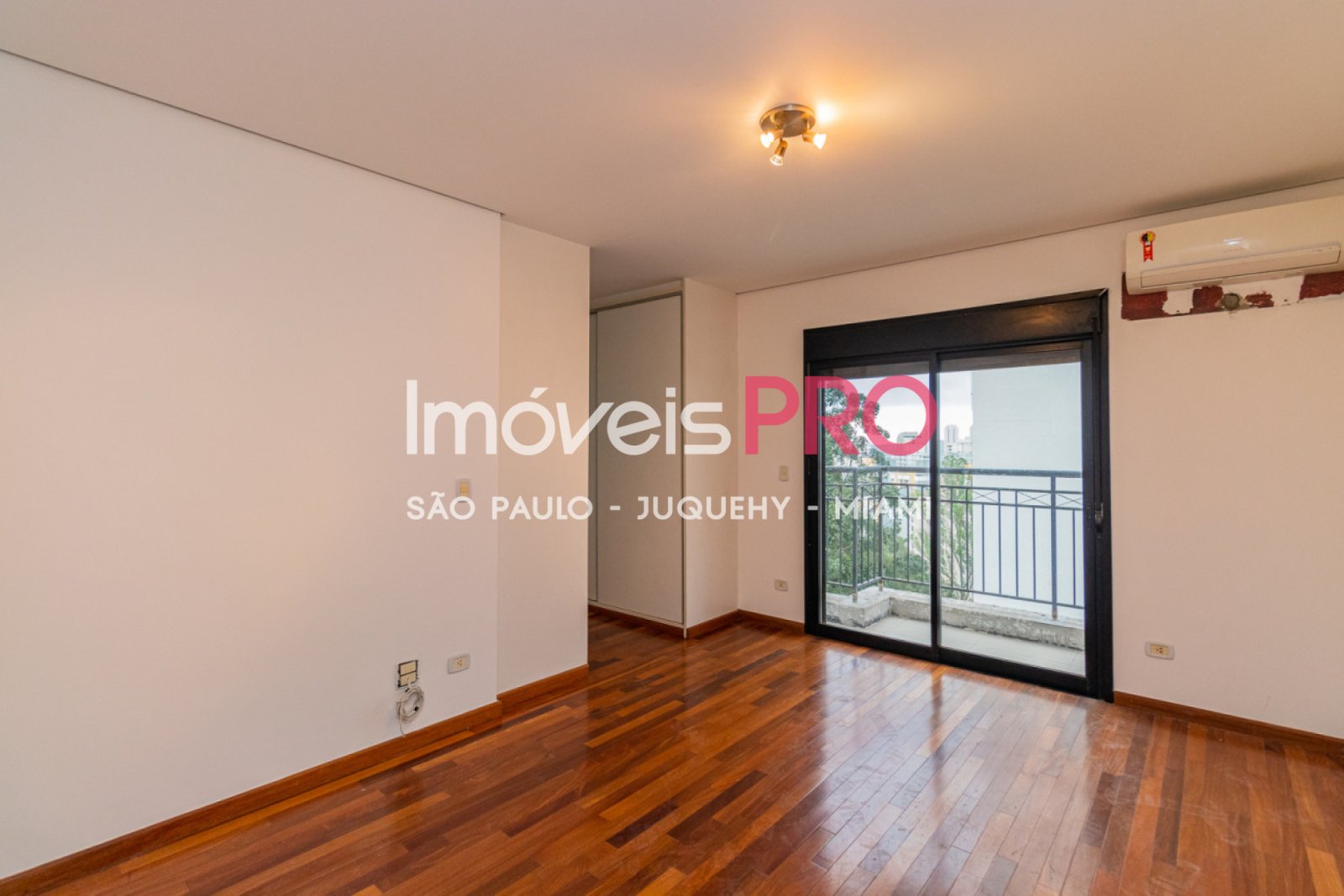 Foto :: https://assets.imoveispro.com.br/thumb/IP40663/apartamento-venda-jardim-marajoara_IP40663_29_1920x1080.jpg?