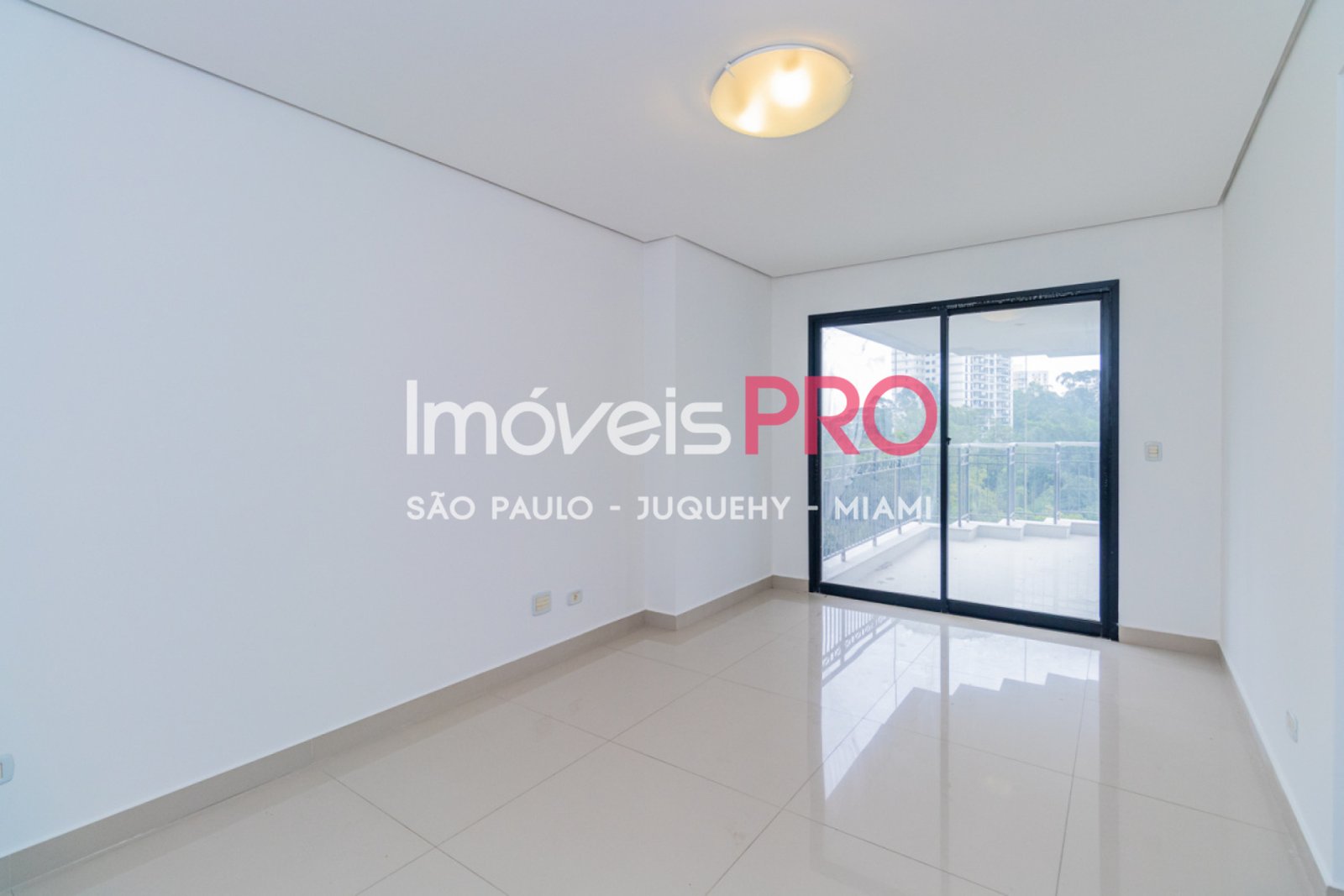 Foto :: IP40663