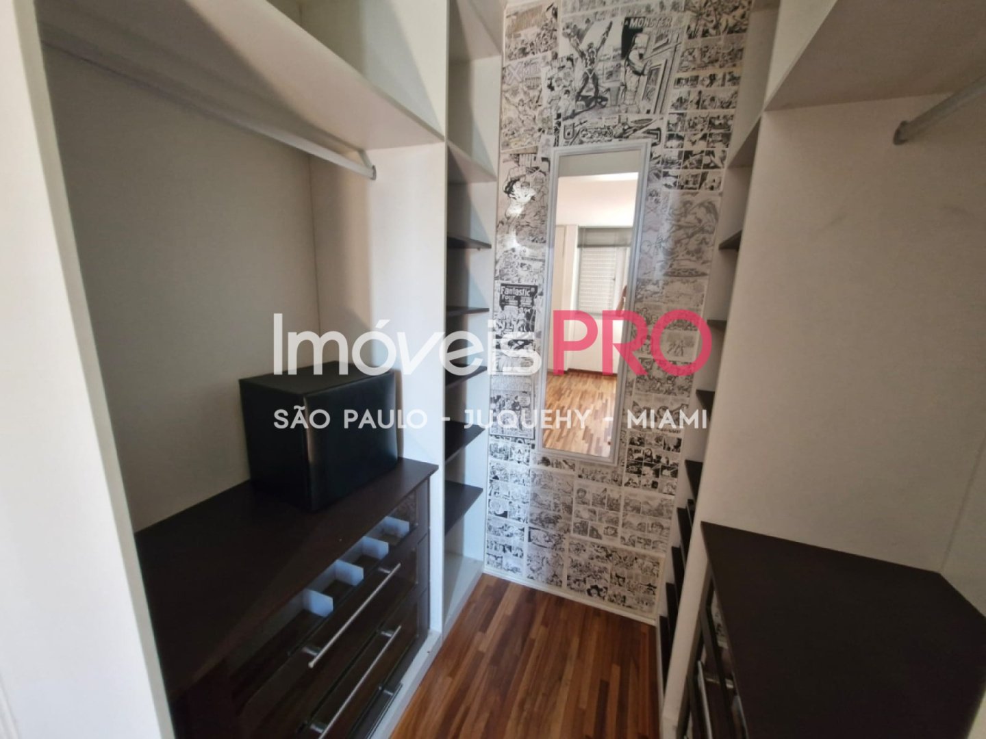 Foto :: IP40668