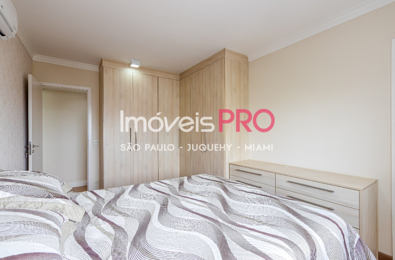 Foto :: https://assets.imoveispro.com.br/thumb/IP40684/apartamento-venda-granja-julieta_IP40684_17_1920x1080.jpg?
