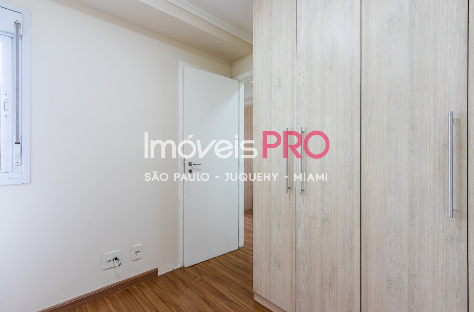 Foto :: IP40684