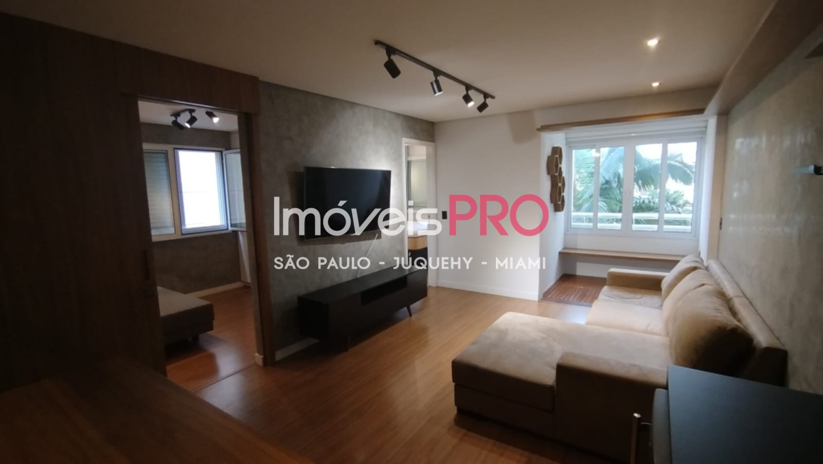 Foto :: IP40685