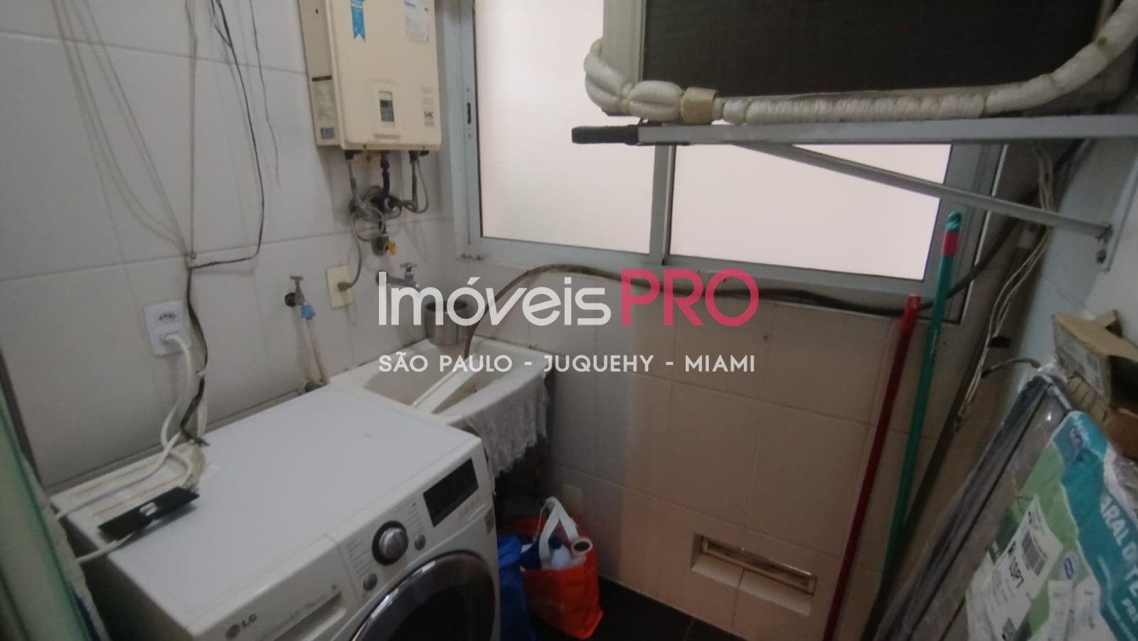 Foto :: IP40685