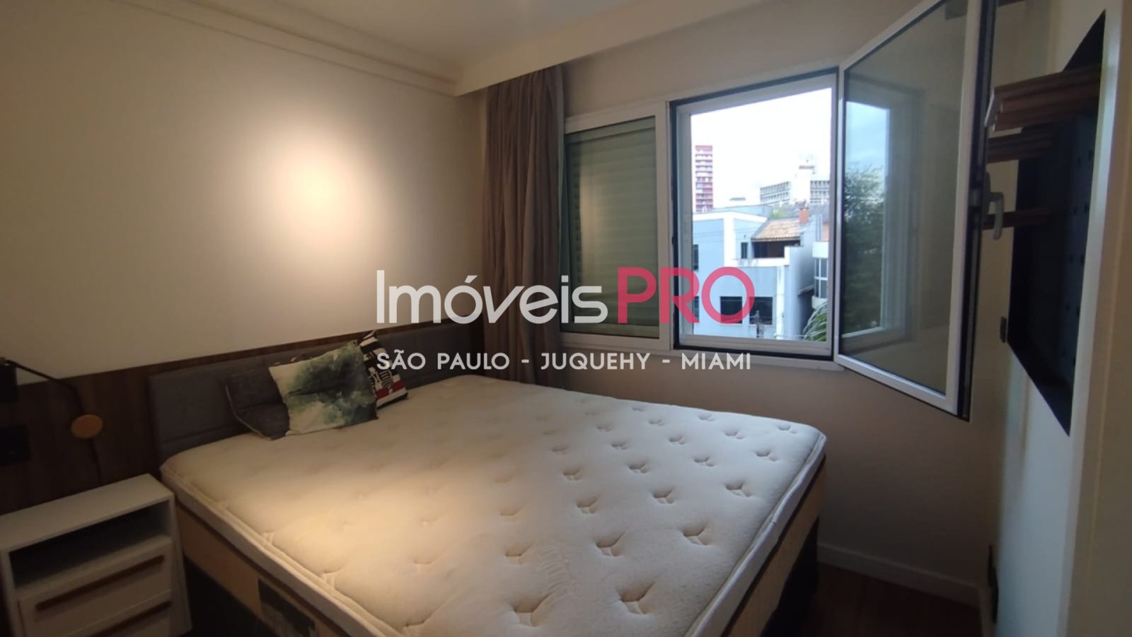 Foto :: IP40685