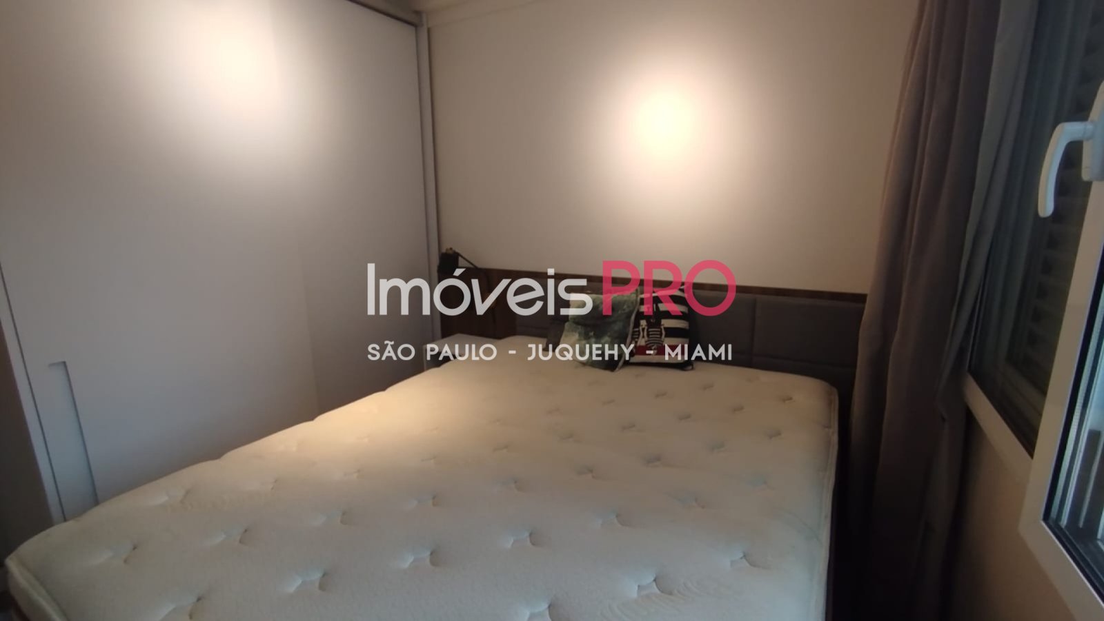 Foto :: IP40685