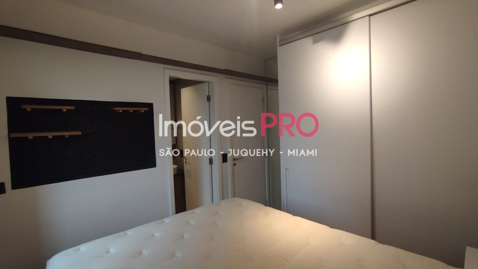 Foto :: IP40685