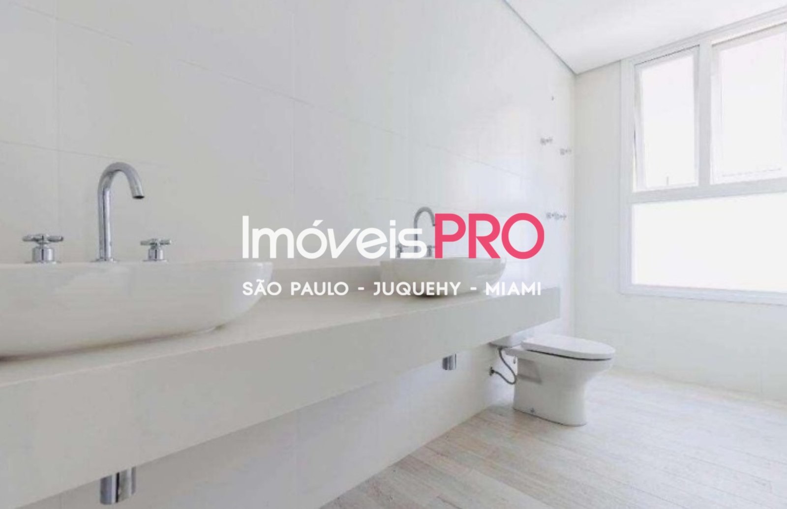Foto :: IP40688