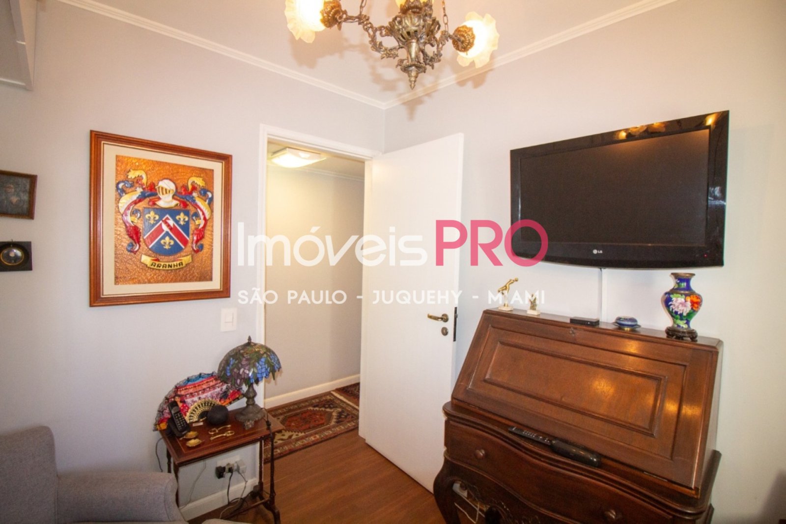 Foto :: https://assets.imoveispro.com.br/thumb/IP40691/apartamento-venda-campo-belo_IP40691_17_1920x1080.jpg?