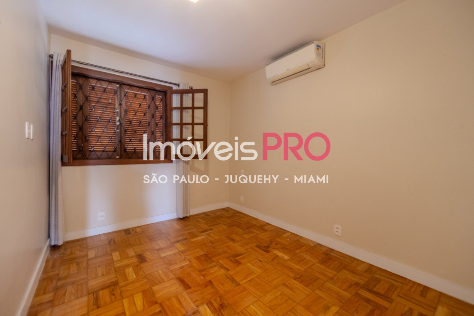 Foto :: https://assets.imoveispro.com.br/thumb/IP40695/sobrado-venda-campo-belo_IP40695_29_1920x1080.jpg?