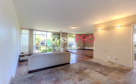 Casa Térrea em Brooklin Paulista — foto 1 (Ref. IP40696)