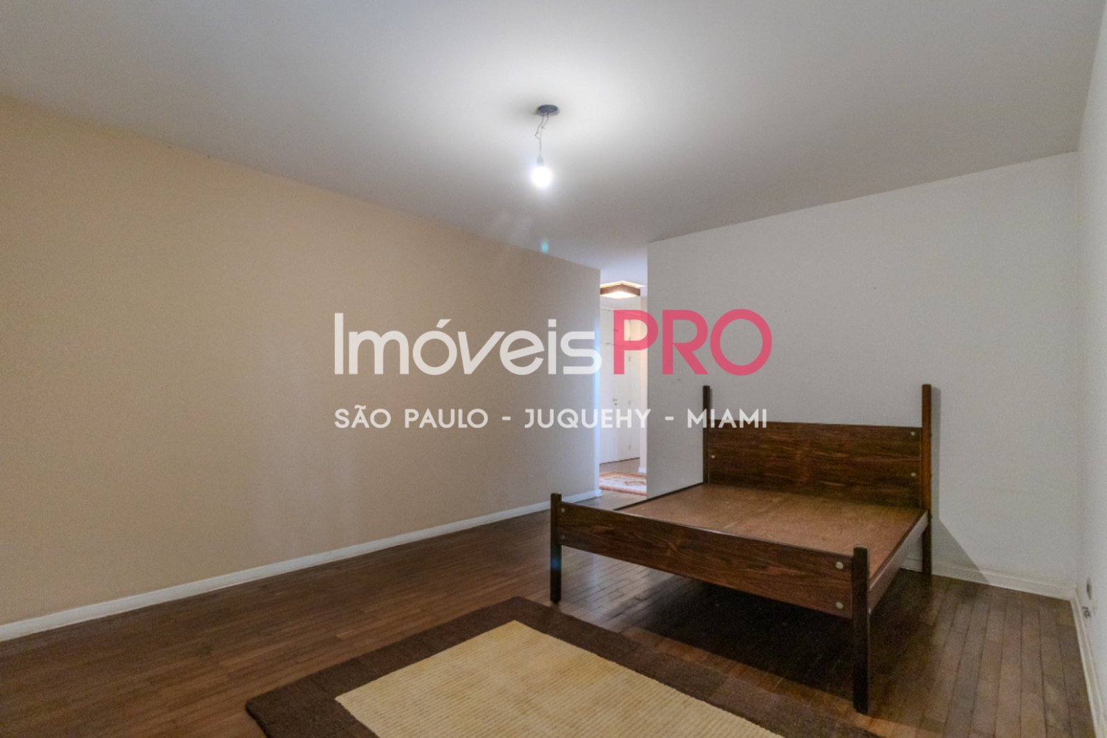 Foto :: https://assets.imoveispro.com.br/thumb/IP40696/casa-terrea-venda-brooklin-paulista_IP40696_17_1920x1080.jpg?