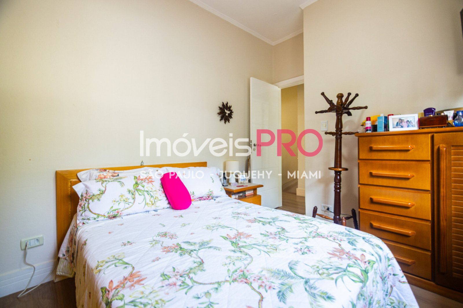 Foto :: IP40697