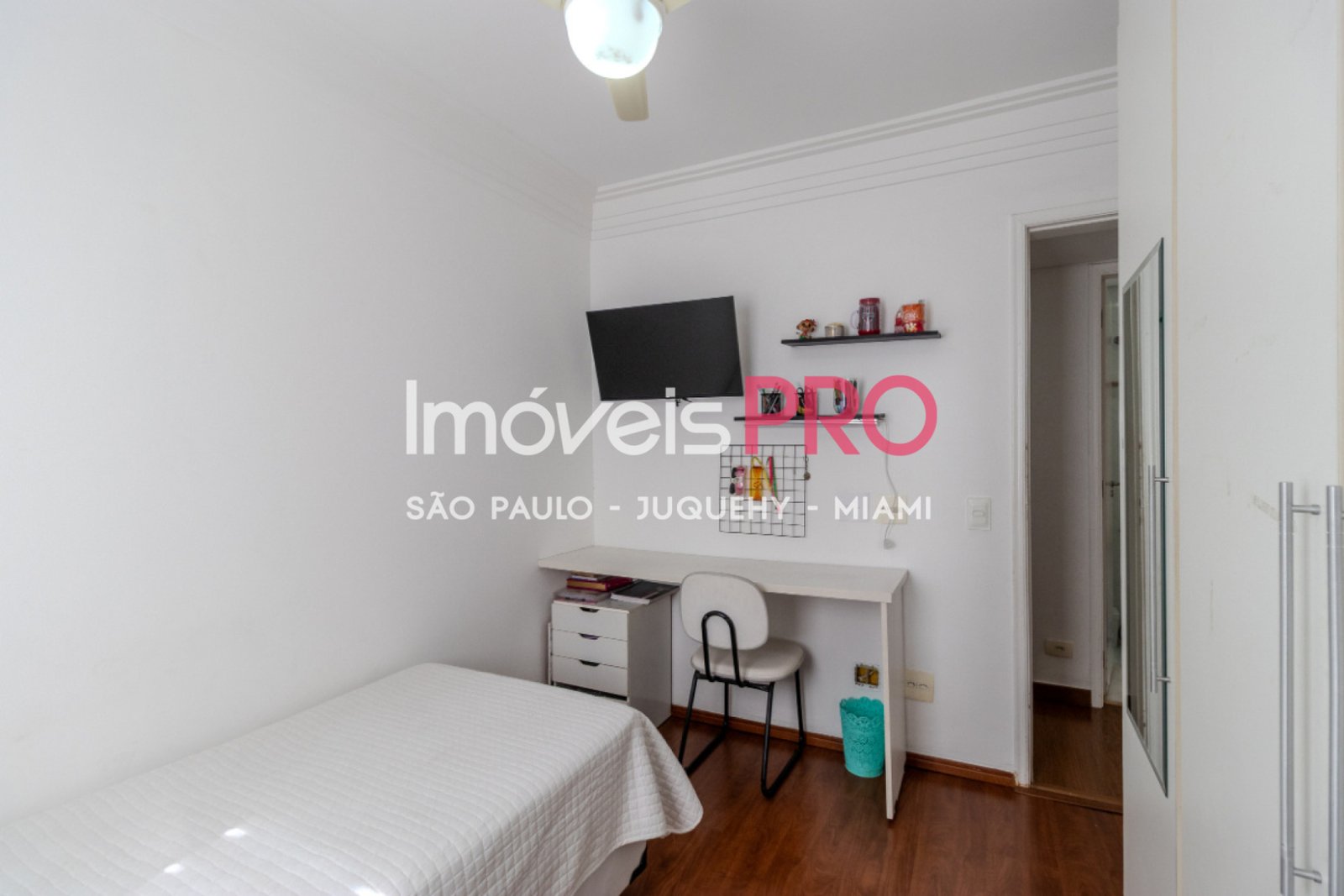 Foto :: IP40698