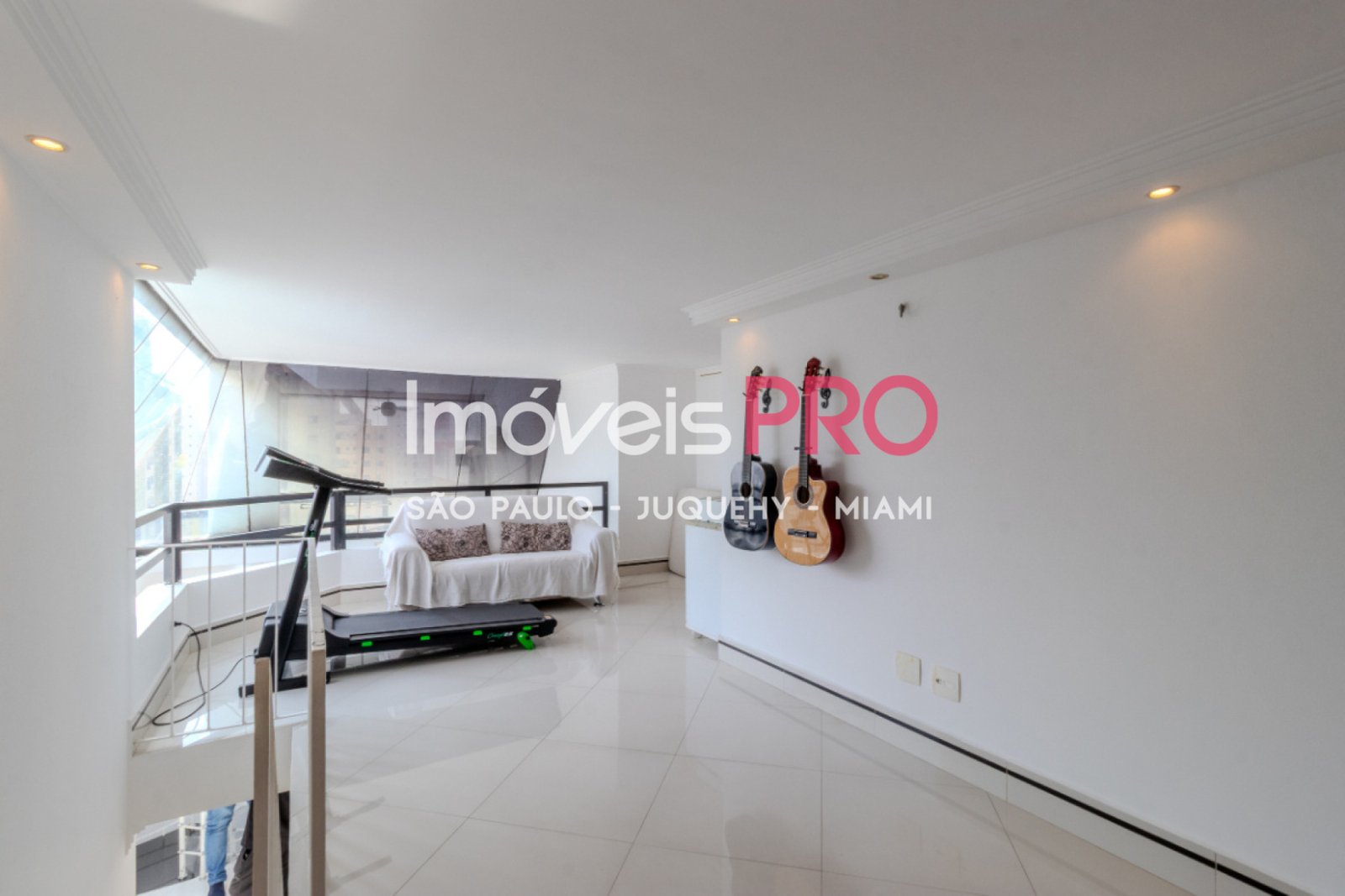 Foto :: IP40698