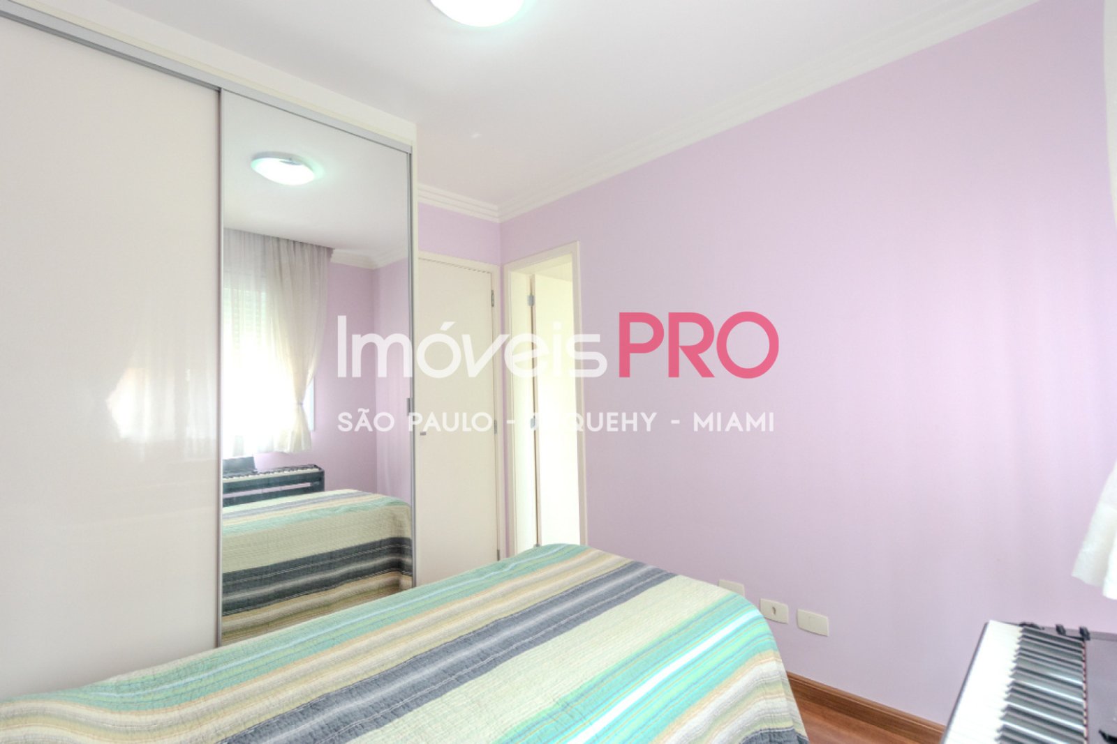 Foto :: IP40699