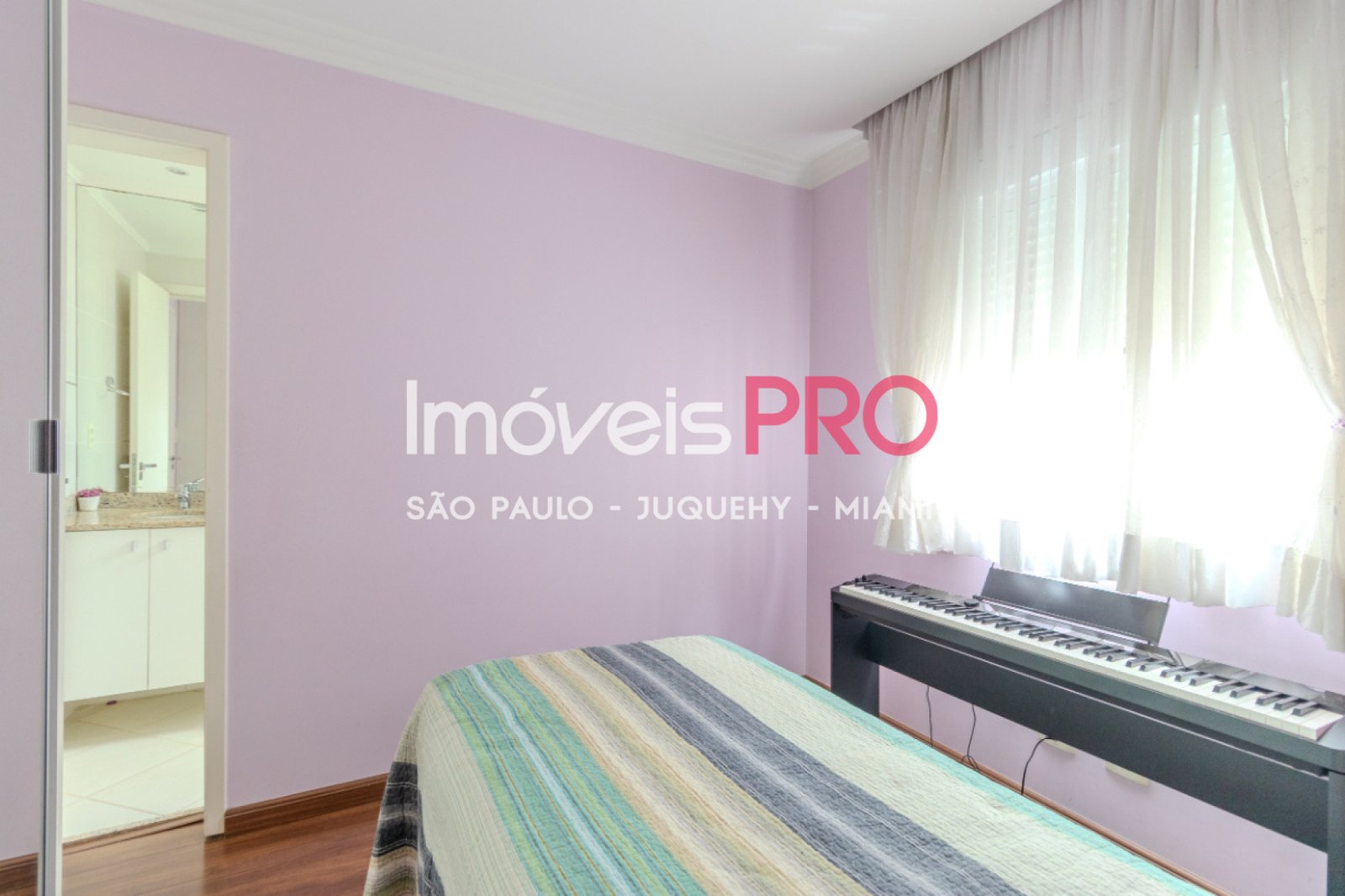 Foto :: IP40699