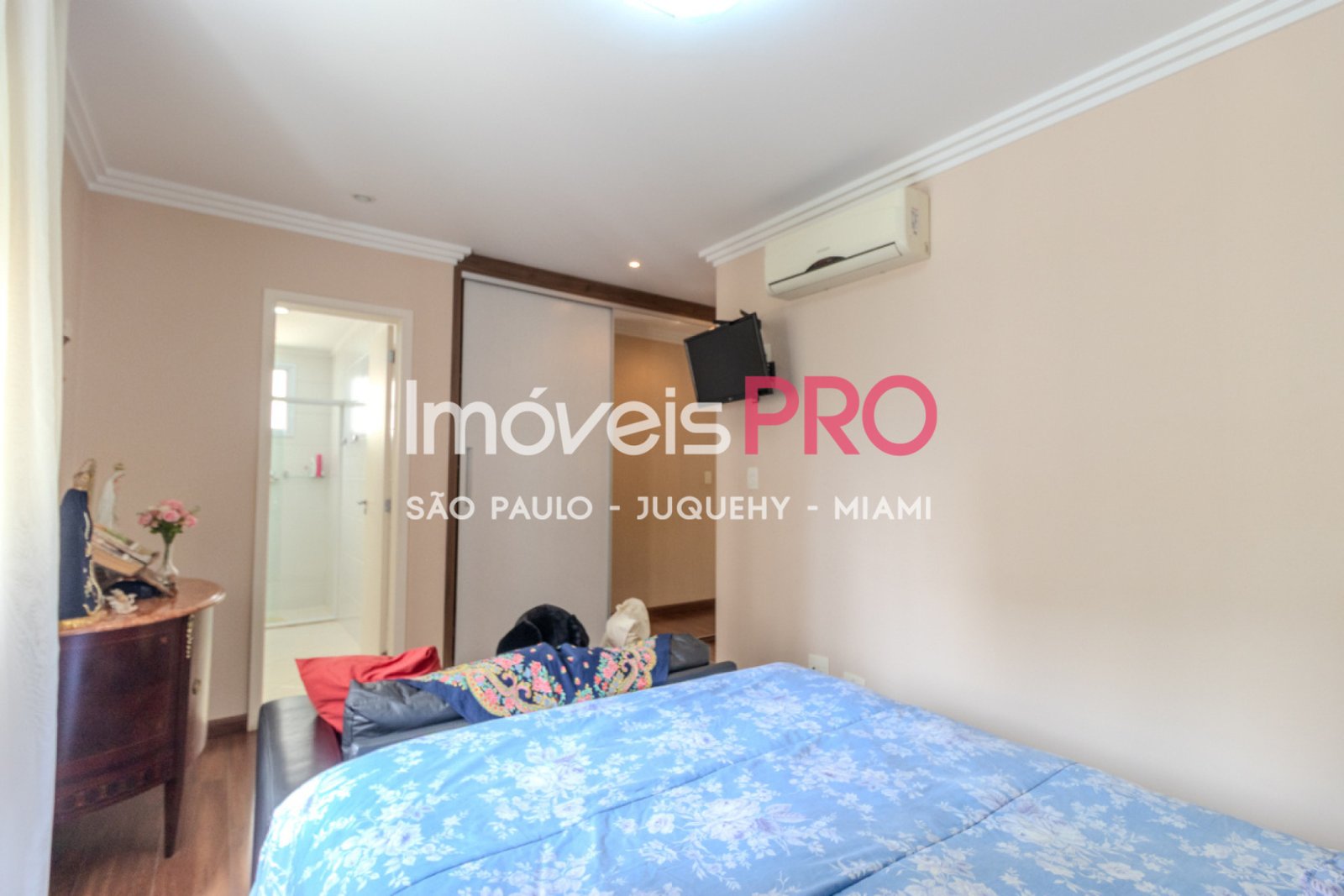 Foto :: IP40699
