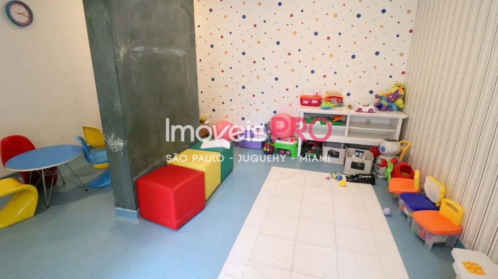 Foto :: IP40699
