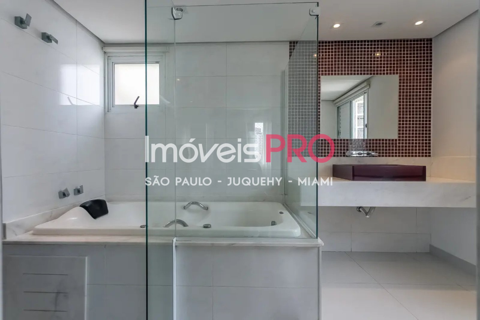 Foto :: https://assets.imoveispro.com.br/thumb/IP40714/cobertura-venda-vila-mariana_IP40714_17_1920x1080.jpg?