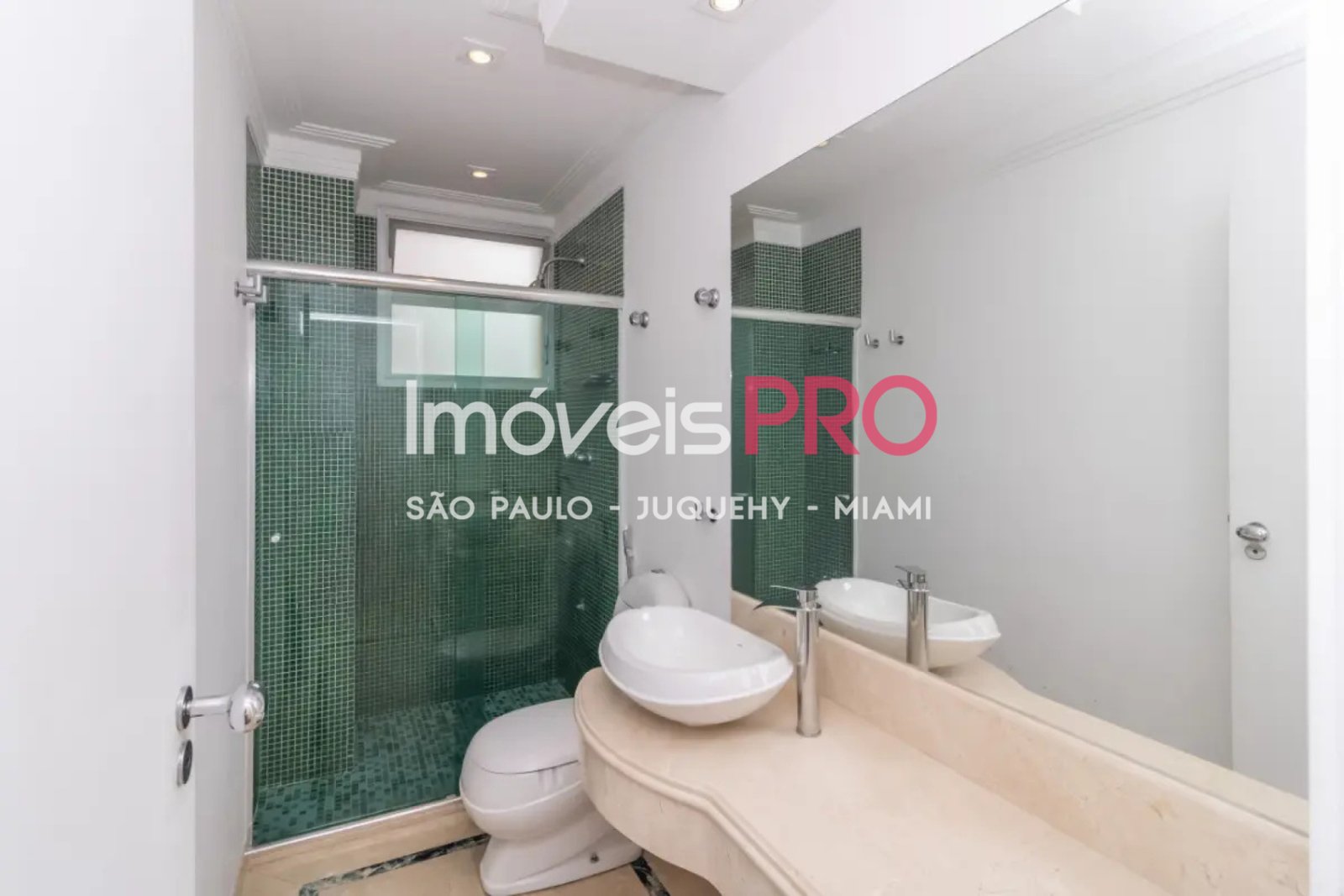 Foto :: https://assets.imoveispro.com.br/thumb/IP40724/apartamento-venda-itaim-bibi_IP40724_23_1920x1080.jpg?