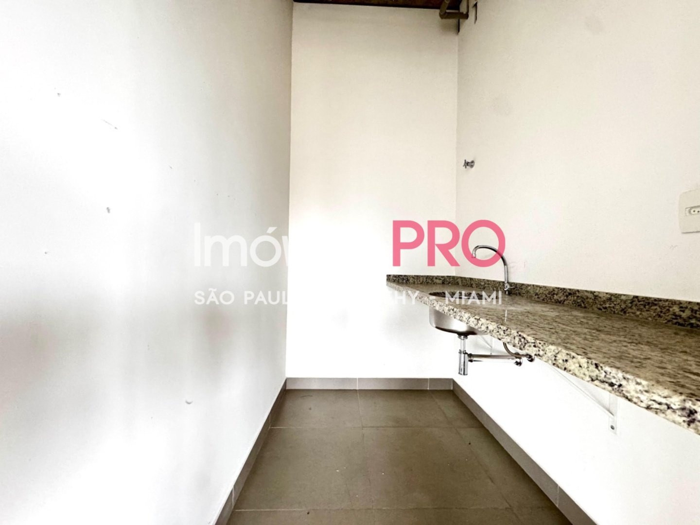 Foto :: IP40729