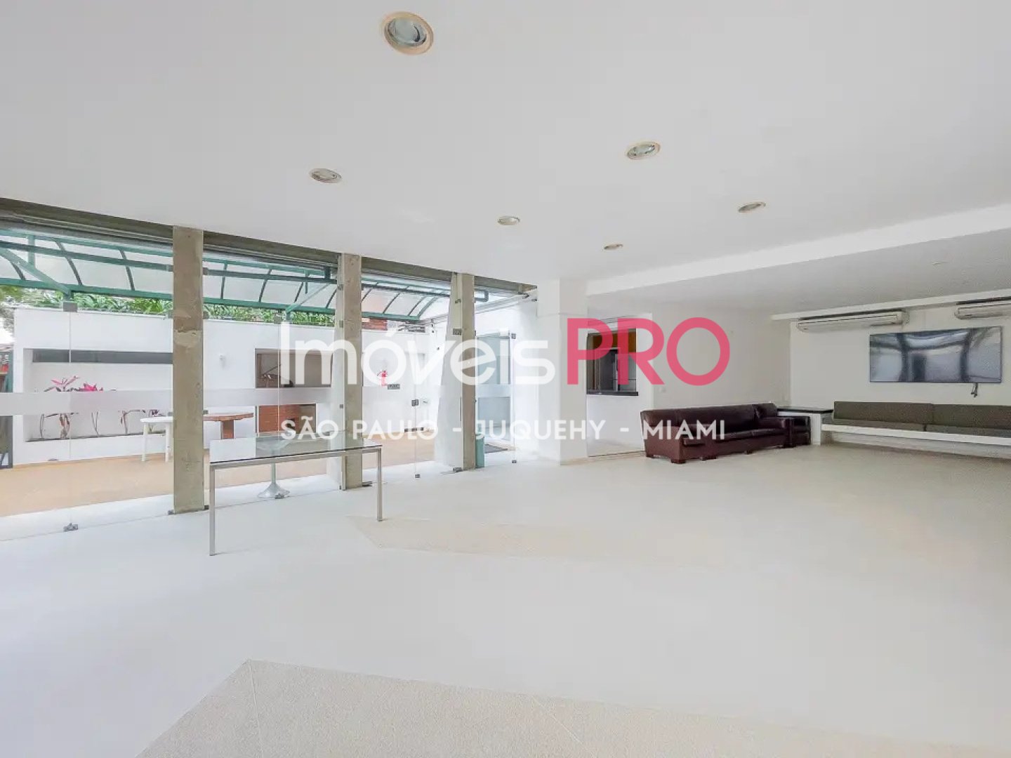 Foto :: https://assets.imoveispro.com.br/thumb/IP40734/apartamento-venda-santo-amaro_IP40734_35_1920x1080.jpg?