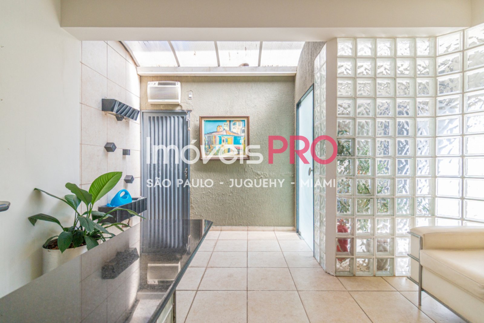 Foto :: https://assets.imoveispro.com.br/thumb/IP40735/casa-venda-indianopolis_IP40735_17_1920x1080.jpg?