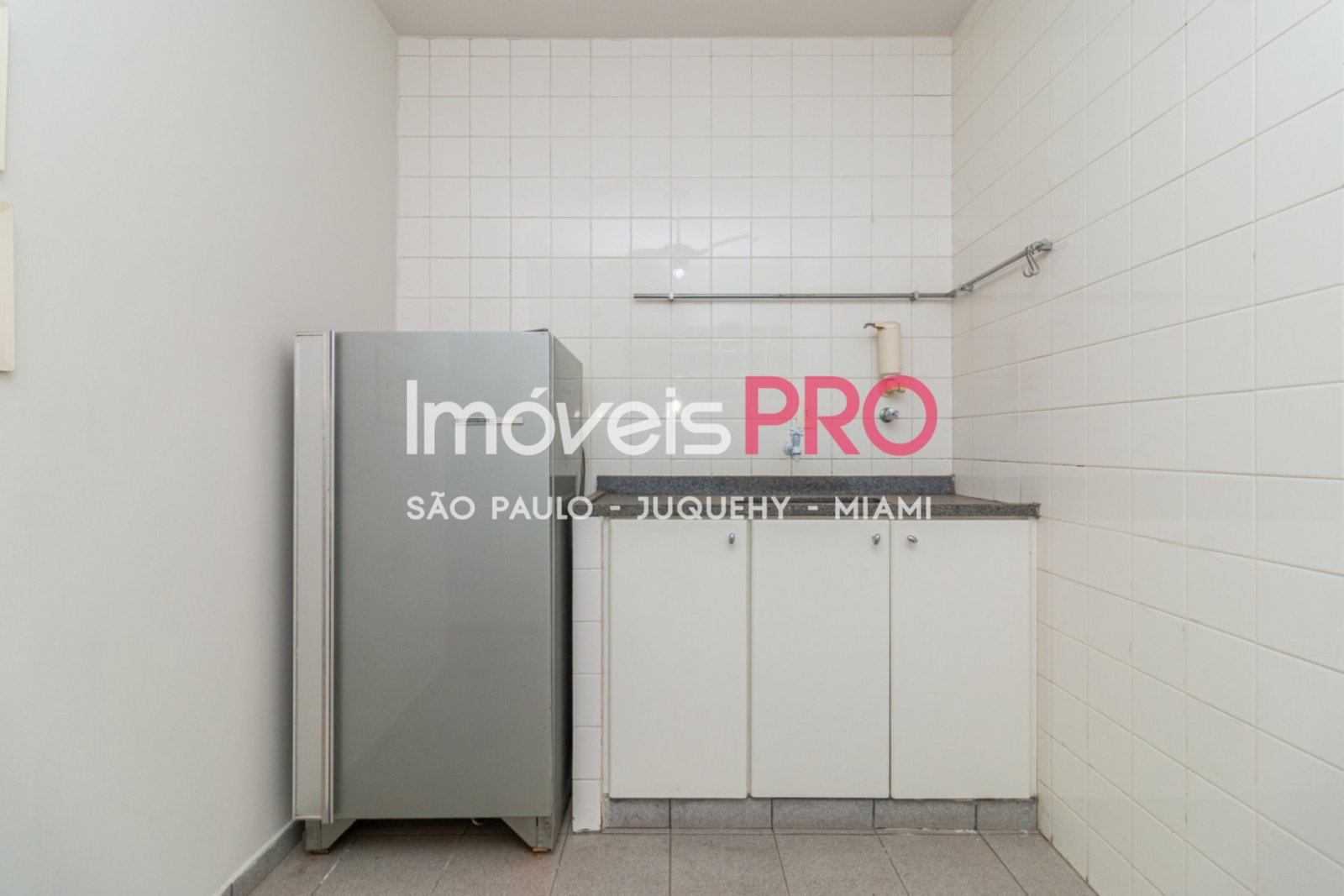 Foto :: https://assets.imoveispro.com.br/thumb/IP40735/casa-venda-indianopolis_IP40735_41_1920x1080.jpg?