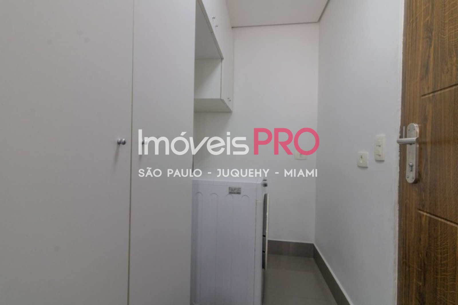 Foto :: IP40745