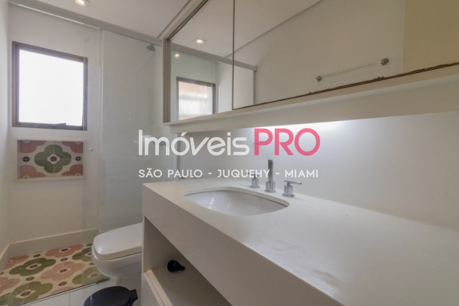 Foto :: https://assets.imoveispro.com.br/thumb/IP40745/apartamento-venda-itaim-bibi_IP40745_17_1920x1080.jpg?
