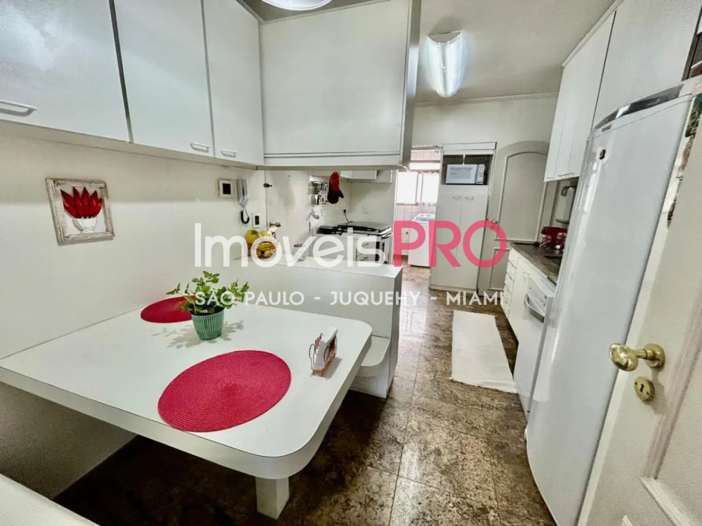 Foto :: https://assets.imoveispro.com.br/thumb/IP40760/apartamento-venda-cidade-moncoes_IP40760_17_1920x1080.jpg?
