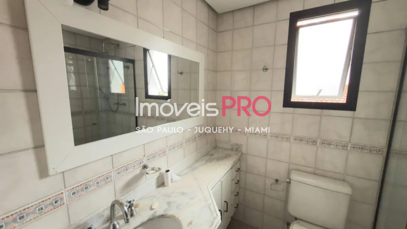 Foto :: IP40762