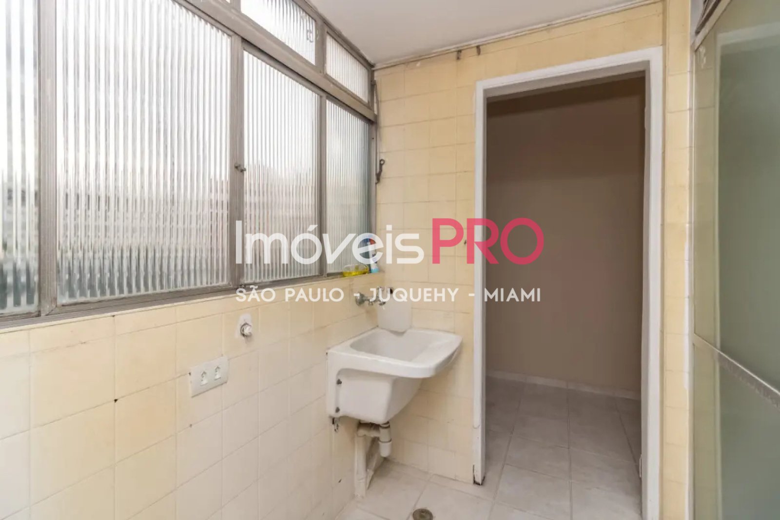 Foto :: IP40764