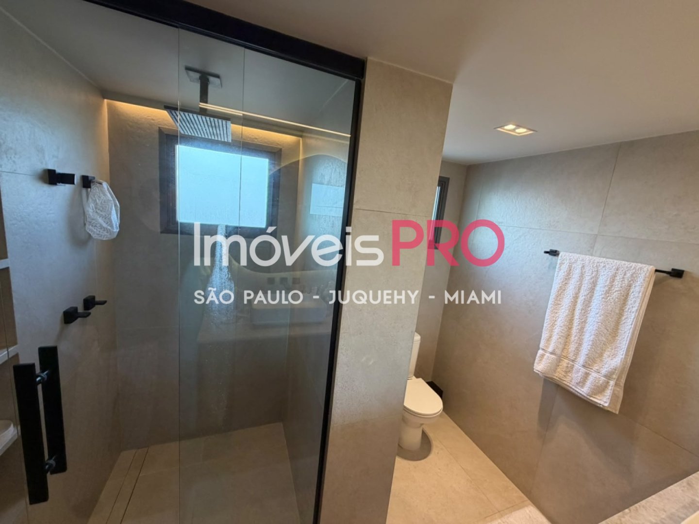 Foto :: IP40772