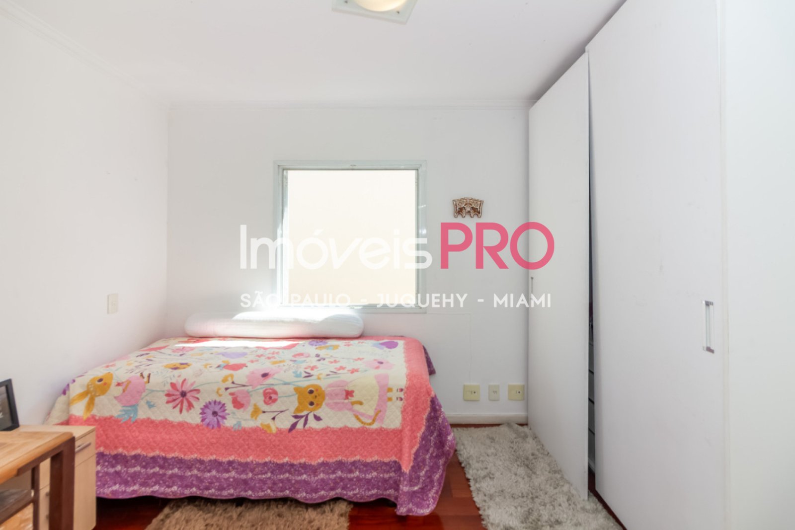 Foto :: IP40776