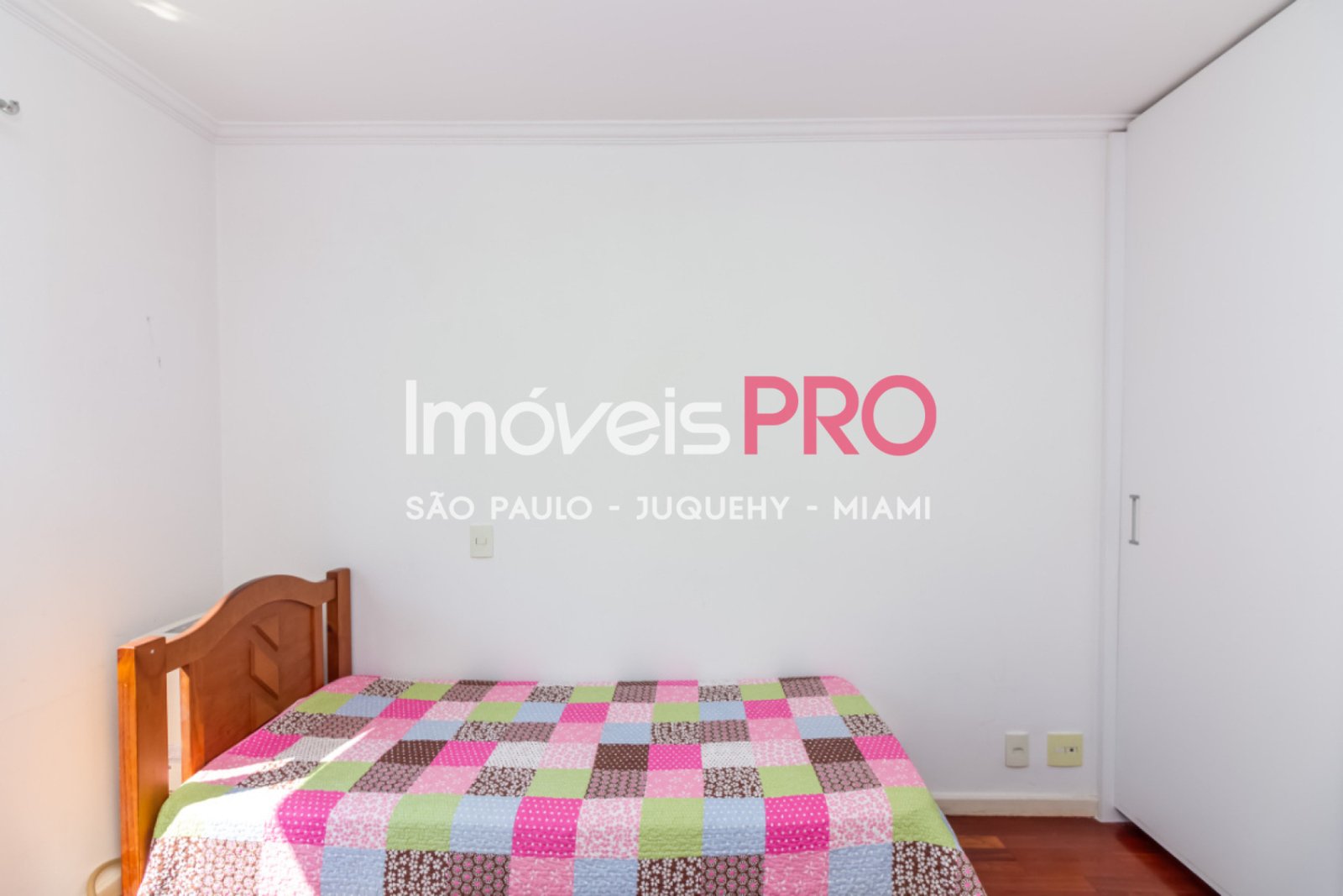 Foto :: IP40776