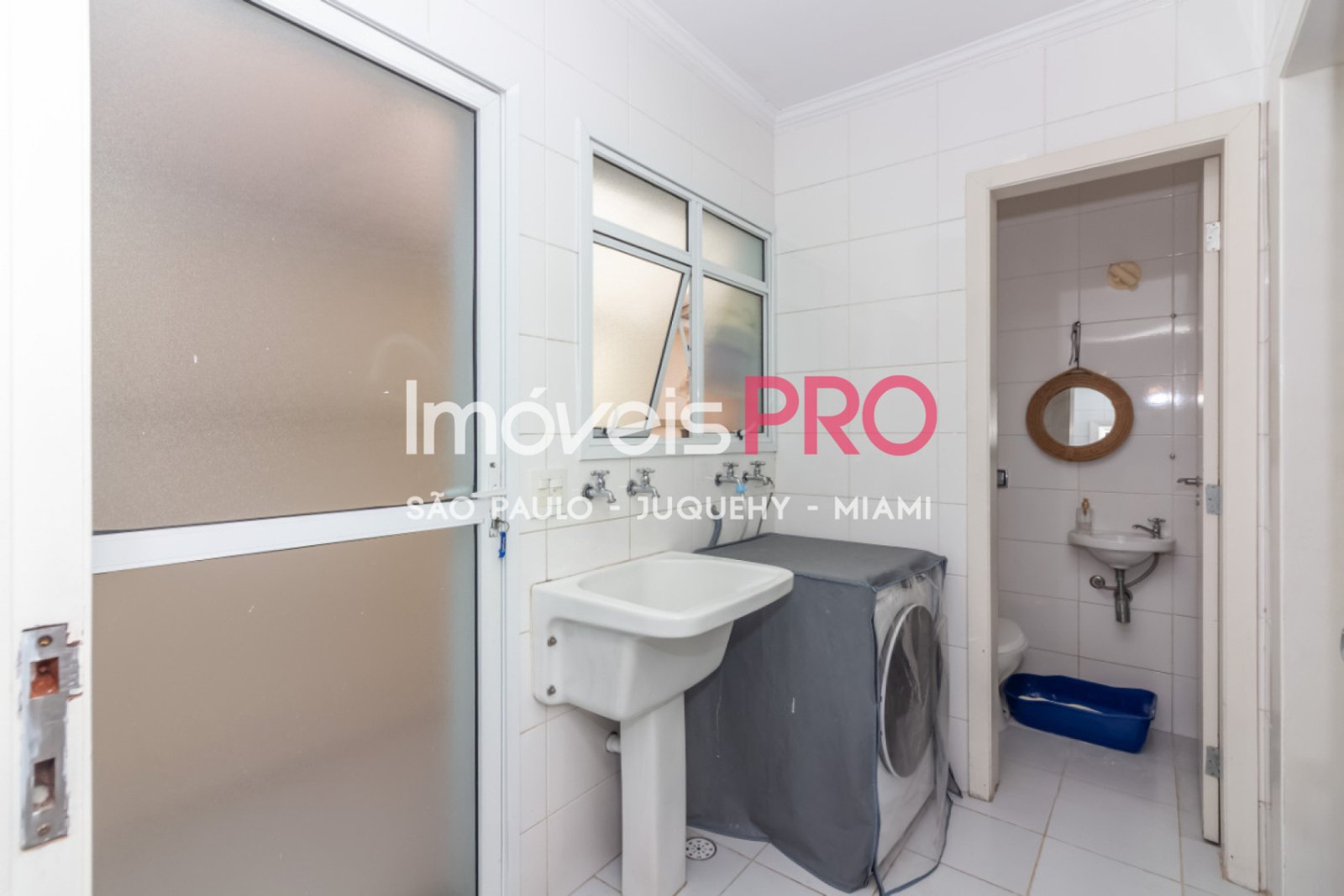 Foto :: IP40776