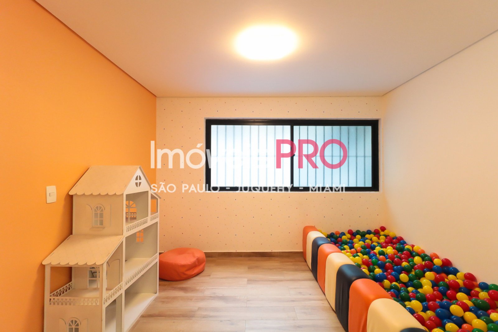 Foto :: https://assets.imoveispro.com.br/thumb/IP40781/apartamento-venda-itaim-bibi_IP40781_35_1920x1080.jpg?