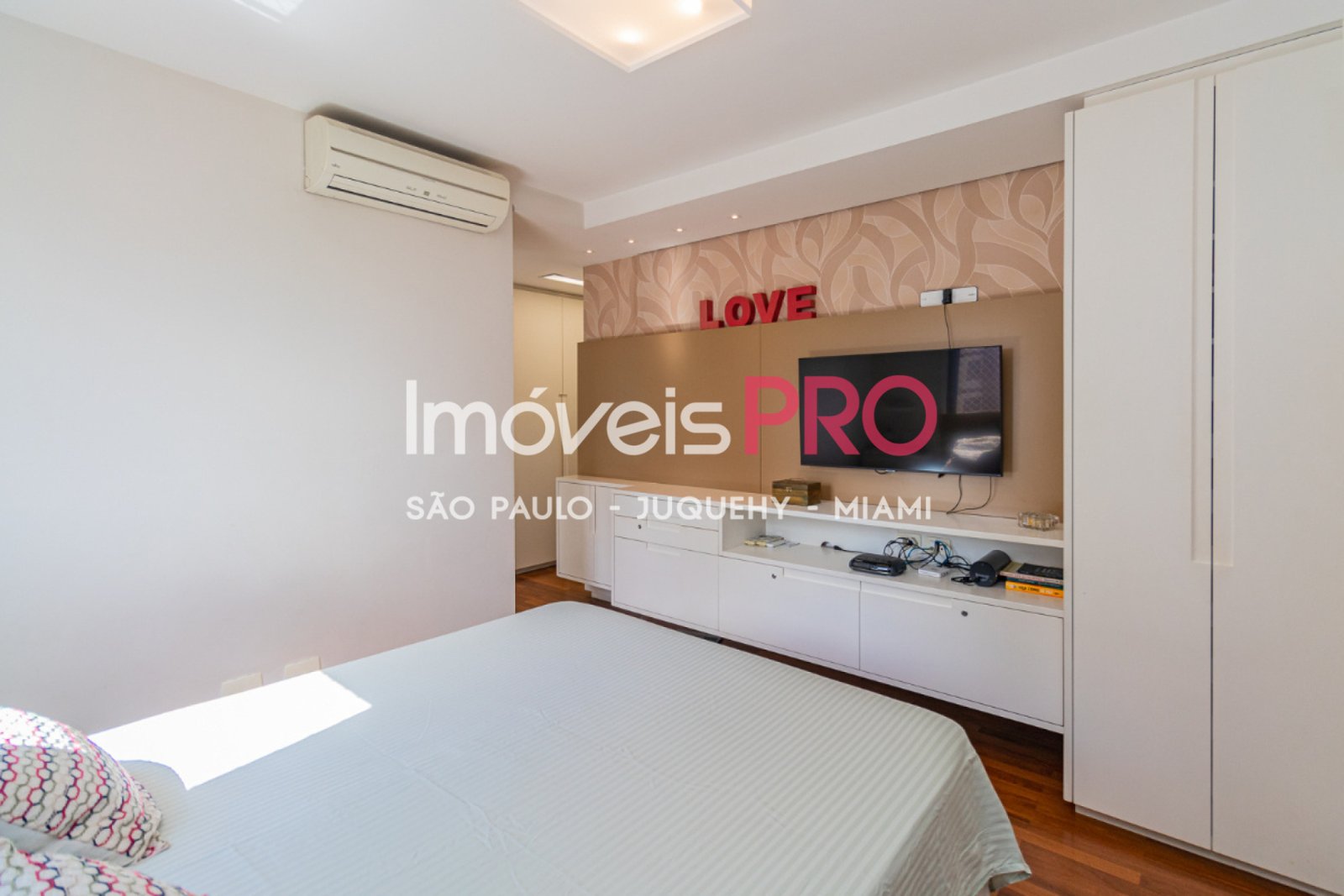 Foto :: https://assets.imoveispro.com.br/thumb/IP40789/apartamento-venda-granja-julieta_IP40789_17_1920x1080.jpg?