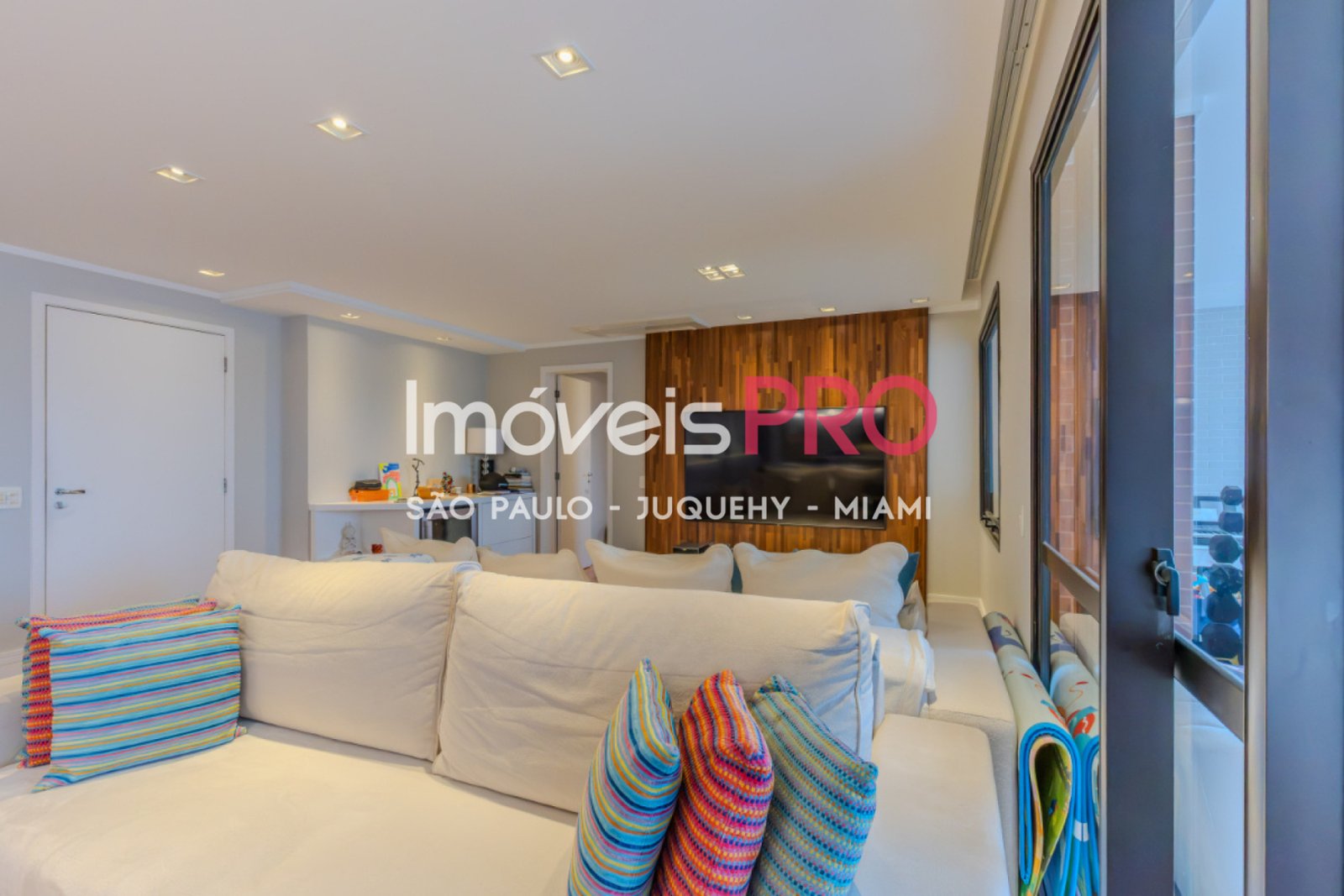 Foto :: https://assets.imoveispro.com.br/thumb/IP40790/apartamento-venda-granja-julieta_IP40790_11_1920x1080.jpg?