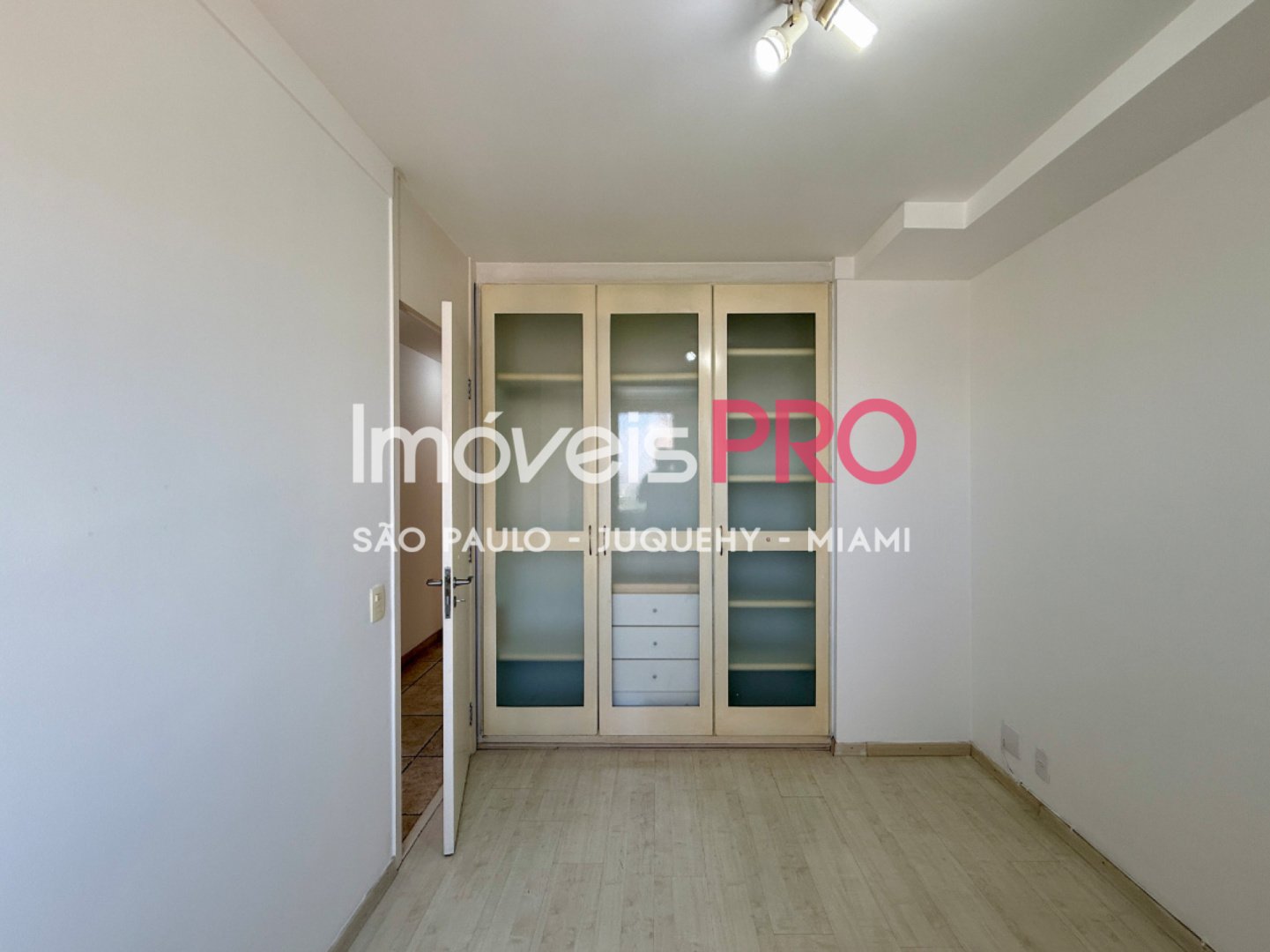 Foto :: IP40795