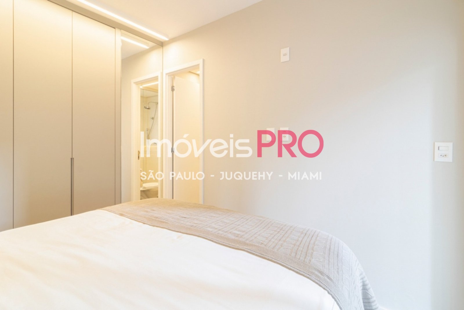 Foto :: https://assets.imoveispro.com.br/thumb/IP40805/apartamento-venda-moema_IP40805_11_1920x1080.jpg?