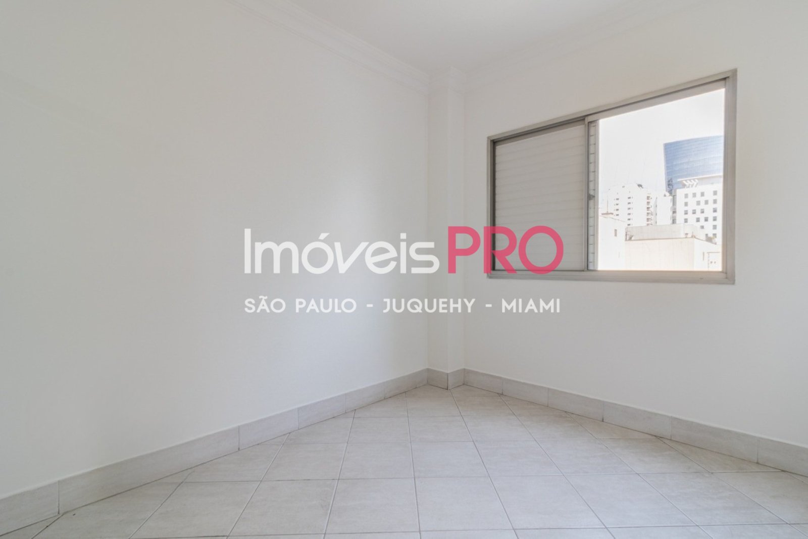 Foto :: https://assets.imoveispro.com.br/thumb/IP40863/apartamento-venda-itaim-bibi_IP40863_17_1920x1080.jpg?