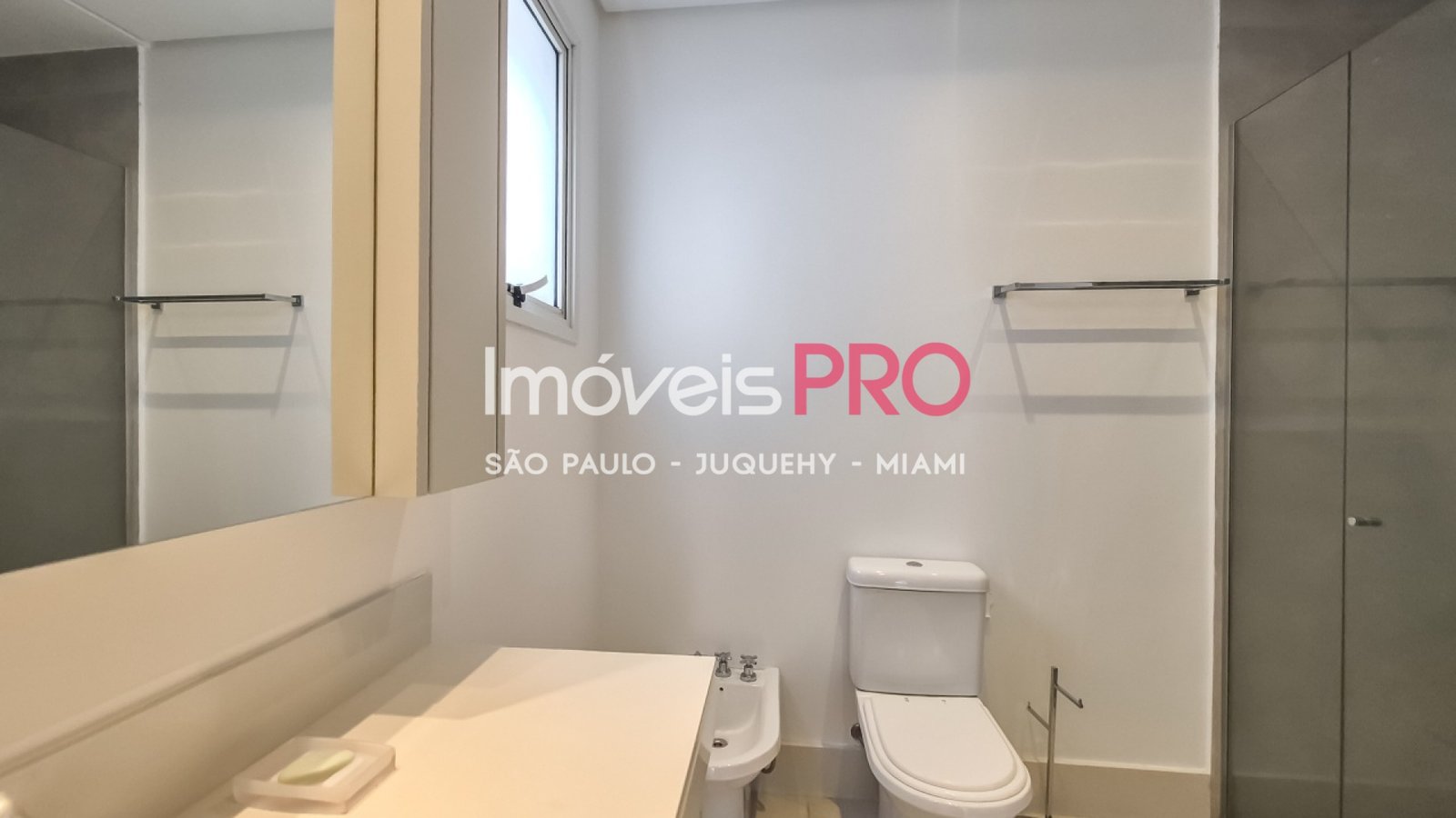 Foto :: https://assets.imoveispro.com.br/thumb/IP40880/apartamento-venda-itaim-bibi_IP40880_11_1920x1080.jpg?