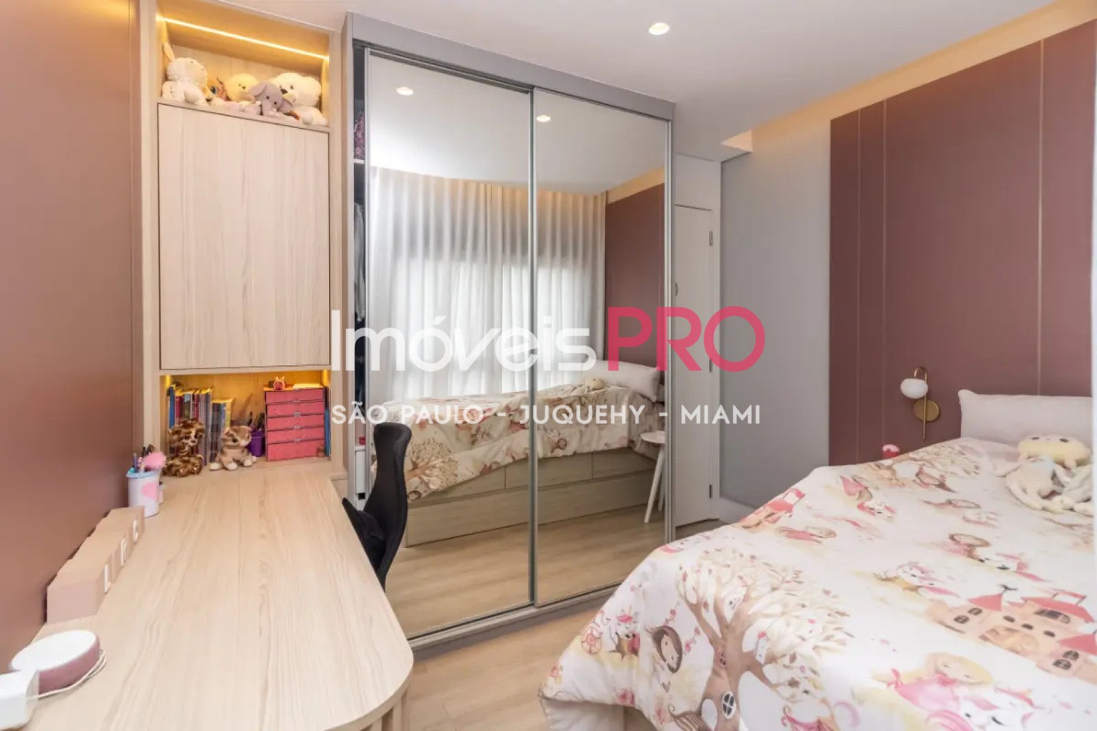 Foto :: https://assets.imoveispro.com.br/thumb/IP40884/apartamento-venda-vila-clementino_IP40884_23_1920x1080.jpg?