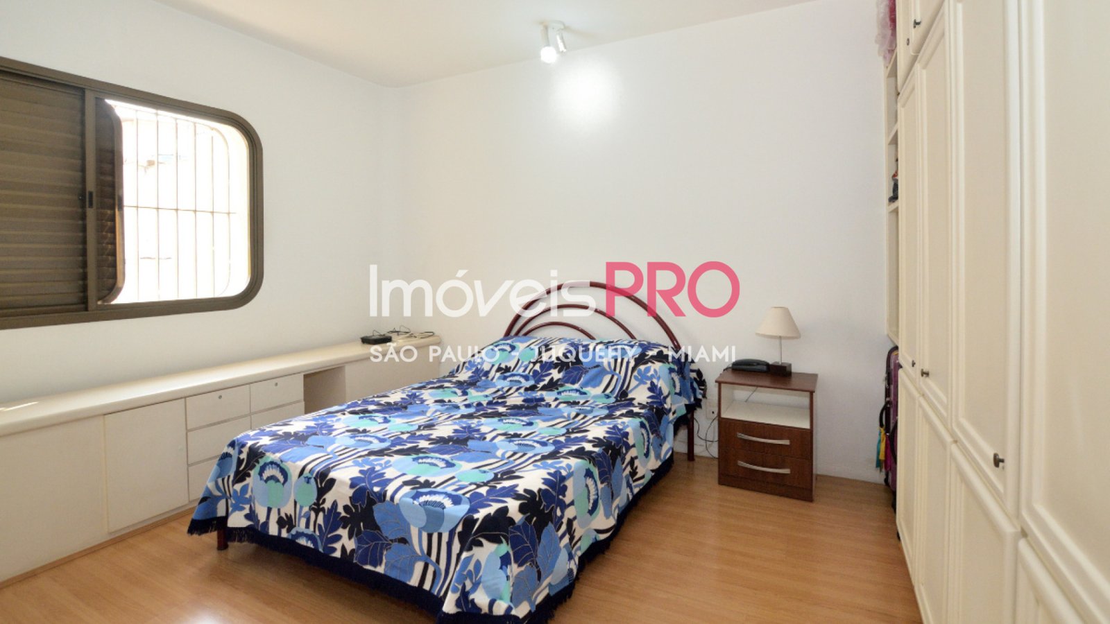 Foto :: IP40909