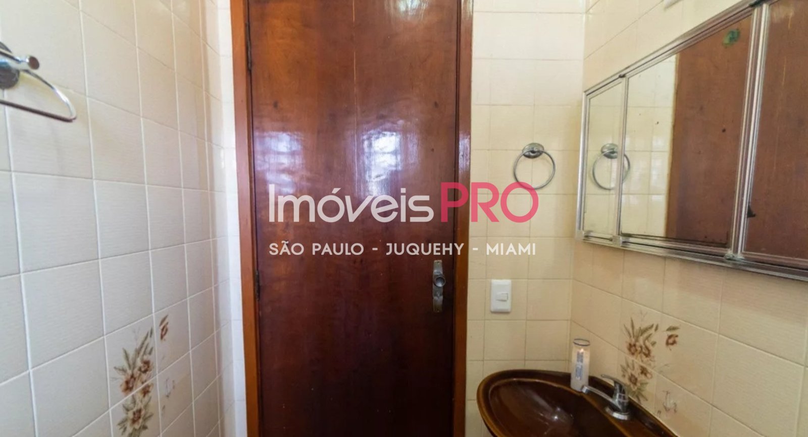 Foto :: https://assets.imoveispro.com.br/thumb/IP40910/casa-venda-vila-santa-catarina_IP40910_11_1920x1080.jpg?