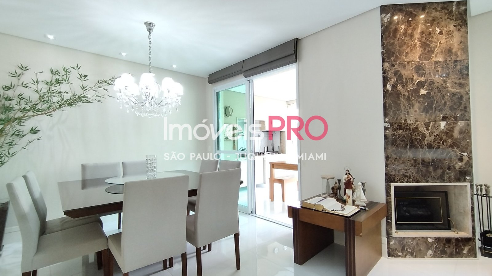 Foto :: IP40933